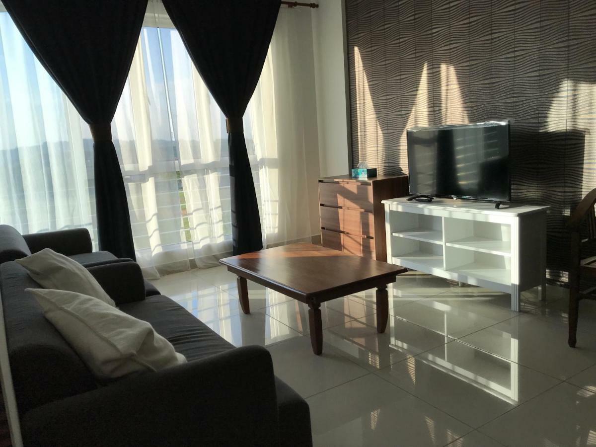 Homestay De Putra Каджанг Экстерьер фото